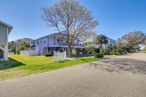 Exterior - Walk to Surfside Beach: Poolside Oasis (Surfside Beach)