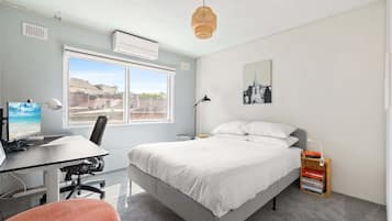 1 bedroom, desk, iron/ironing board, WiFi