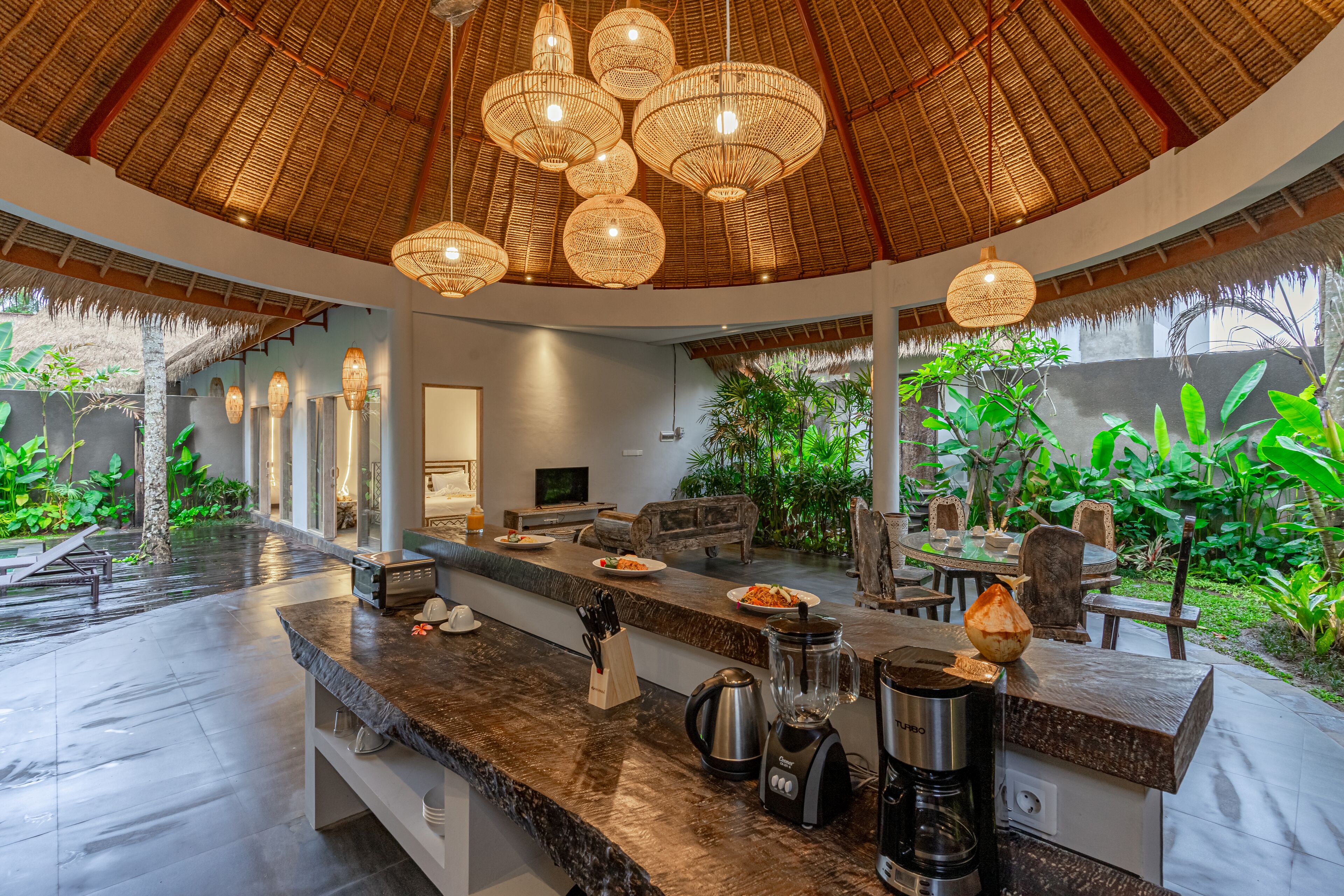 奢華別墅 | 私人廚房 | 大型雪櫃/冰箱、微波爐、焗爐、爐具