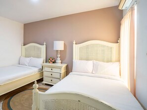 4 bedrooms, WiFi, bed sheets