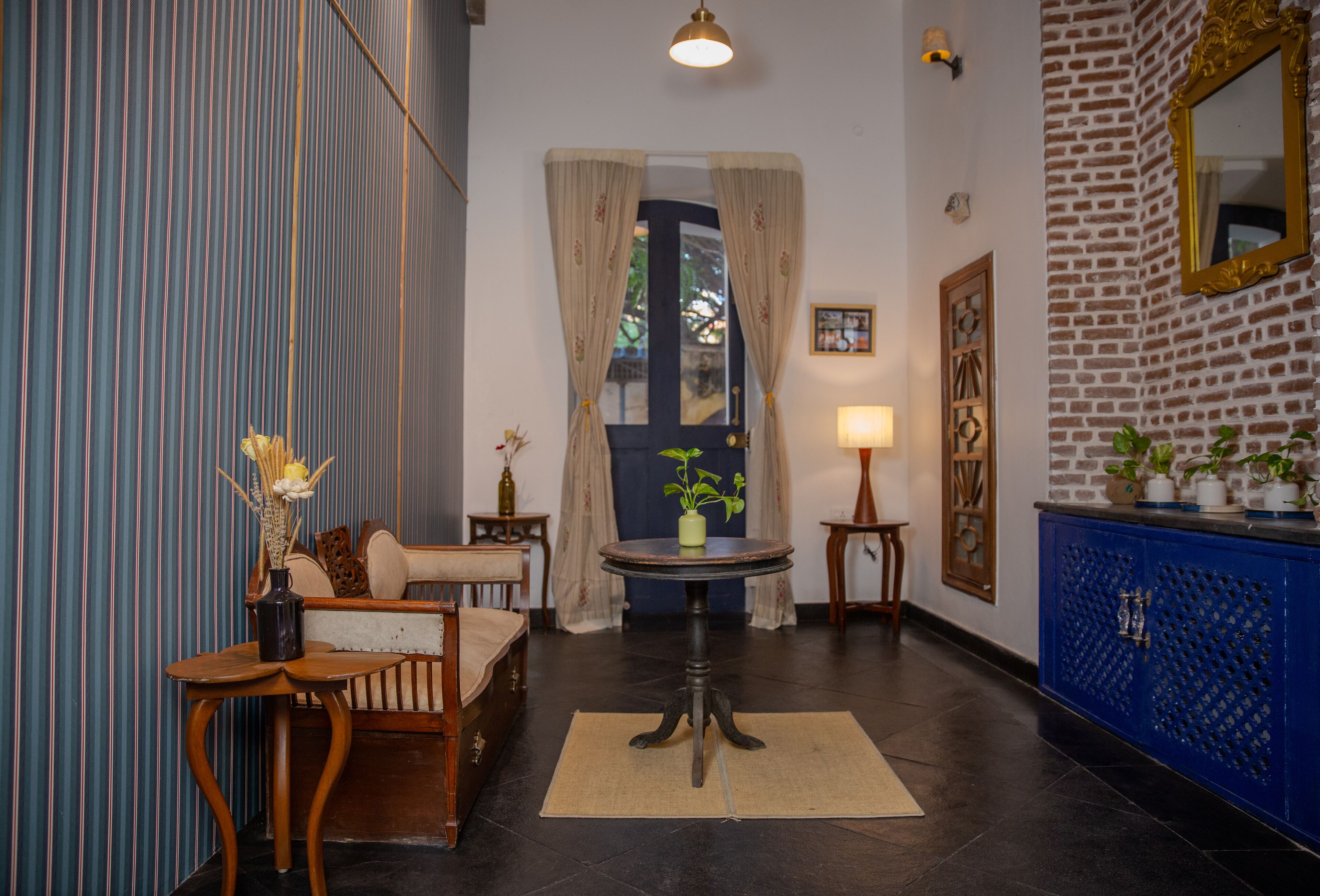 Villa Familiale | Coin séjour | Télévision LED de 24 pouces avec chaînes par câble