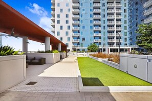 Exterior - Stunning High Rise 1BR Pool Balcony BBQ Grill (Tampa)