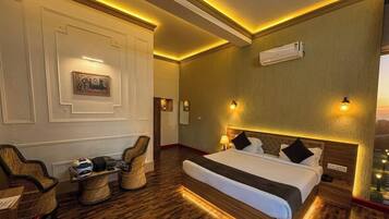 Premium bedding, Select Comfort beds, desk, laptop workspace