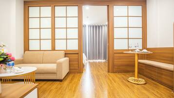 Japanese-style Room | Living area | Flat-screen TV, heated floors