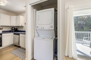 Interior - Well-Equipped Emerald Isle Townhome: Pets Welcome! (Emerald Isle)