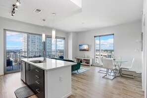 Interior - Stunning 2-Bed Condo with Panoramic DT Tampa Views (Tampa)