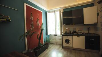 Refrigerador, cafetera expreso, cafetera/tetera, tetera/pava eléctrica