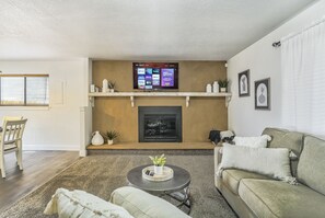 House | Living area - Big Bear (Colorado Springs)