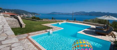 Villa, Smoking | 7 bedrooms