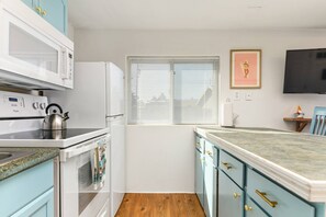 Fridge, microwave, dishwasher, coffee/tea maker - Outstanding Location, Pet Friendly, Kitchen, WiFi, Two Blocks From Beach, Unit 7 (Rockaway Beach)