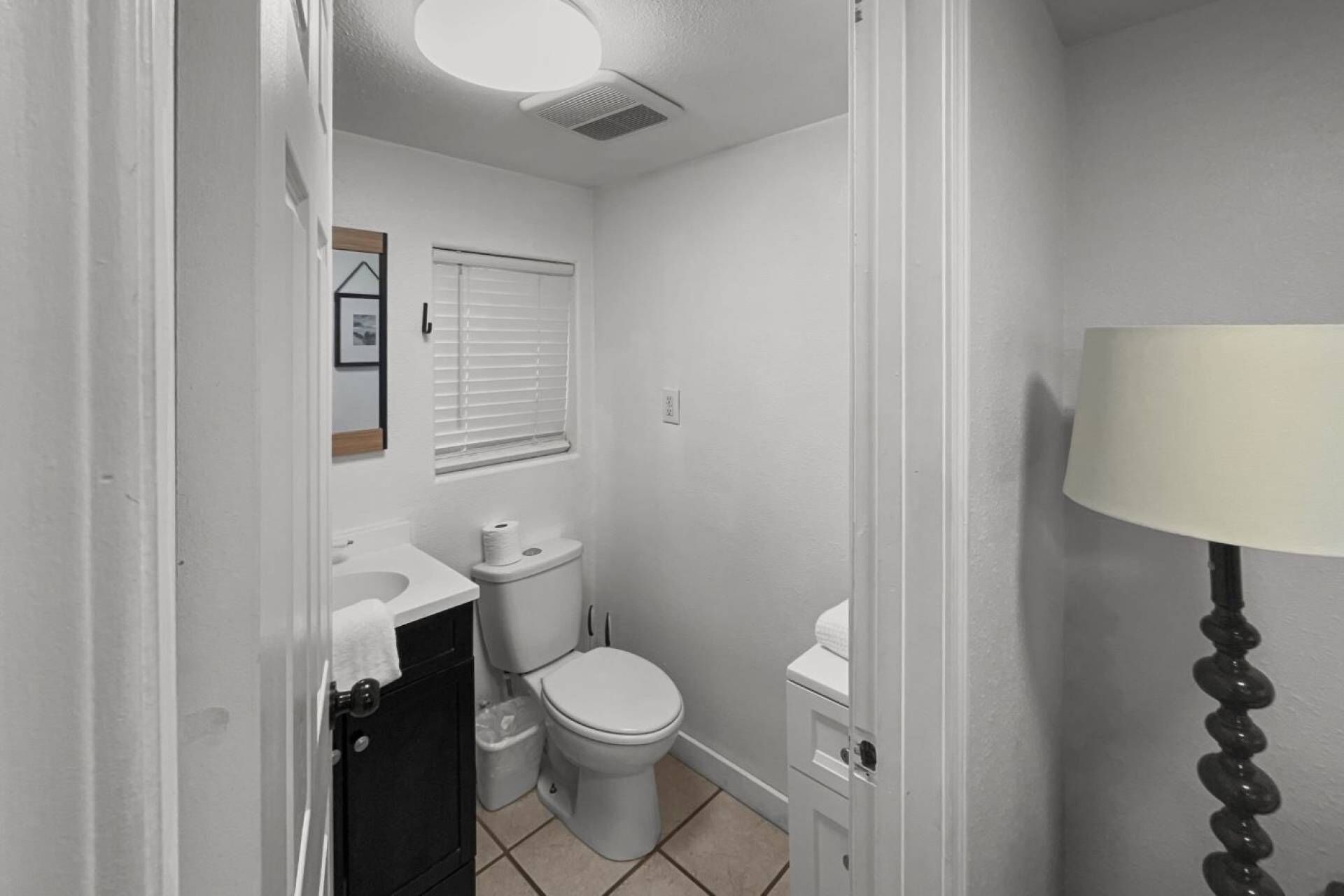 Shower, hair dryer, towels, shampoo