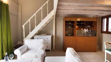 Suite | 3 bedrooms