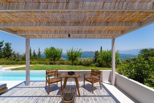 Cavalier Suites Nikiana Lefkada AV Properties