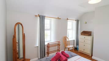 3 bedrooms, travel crib, WiFi