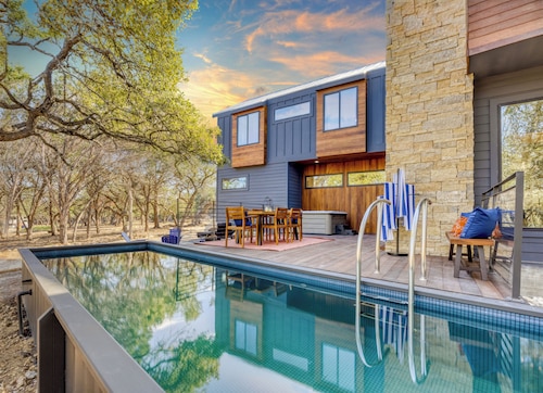 Luxe 4BDR with Pool, Hot Tub, Game Room & Fire Pit | Maverick by AvantStay