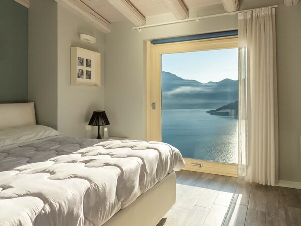 2 bedrooms, travel crib, free WiFi, bed sheets - Delphi - Amazing Design Apartment with Lake View (Spiglia)