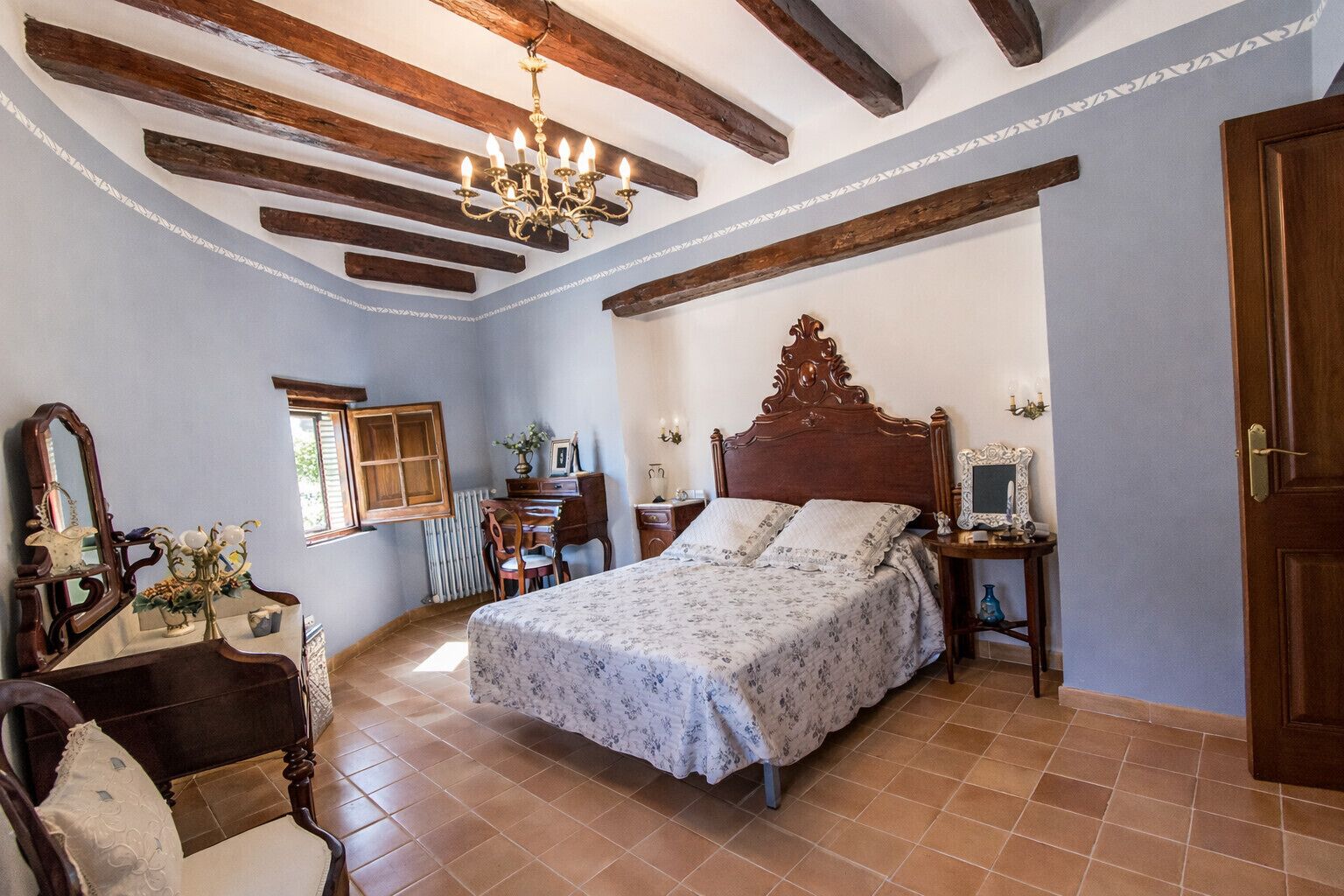 7 bedrooms, iron/ironing board, free WiFi, bed sheets
