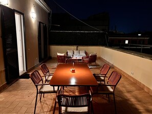Outdoor dining - A few steps from the Sistine Chapel delightful penthouse with large terrace (Roma)