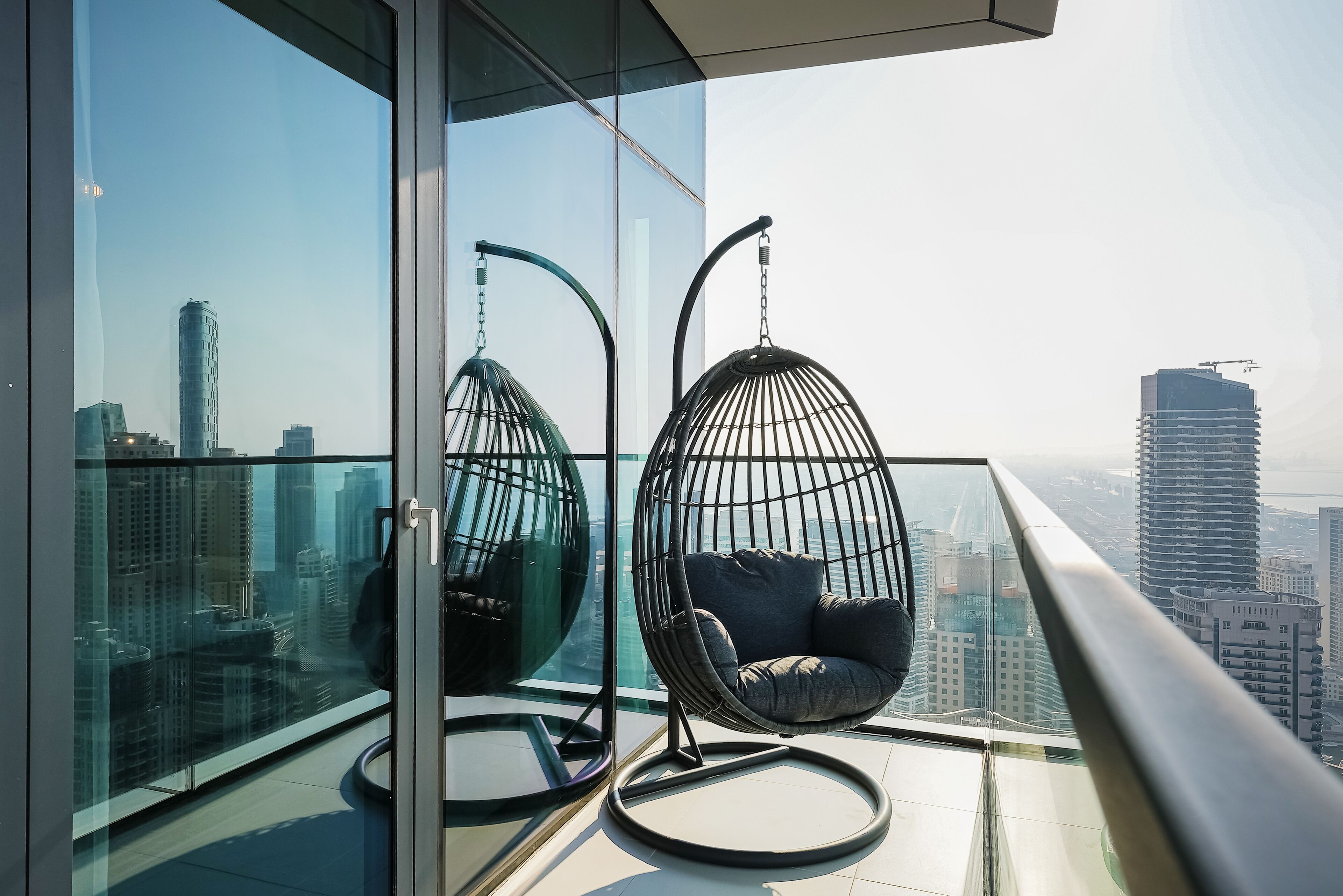 럭셔리 아파트, 침실 2개, 발코니, 마리나 전망 | 발코니