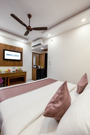 Premier Room | 1 bedroom, premium bedding, memory foam beds, minibar