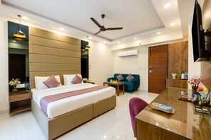 Club Room | Premium bedding, memory foam beds, minibar, in-room safe - PK BOUTIQUE HOTEL (Noida)