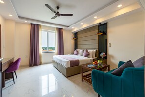 Club Room | Premium bedding, memory foam beds, minibar, in-room safe - PK BOUTIQUE HOTEL (Noida)