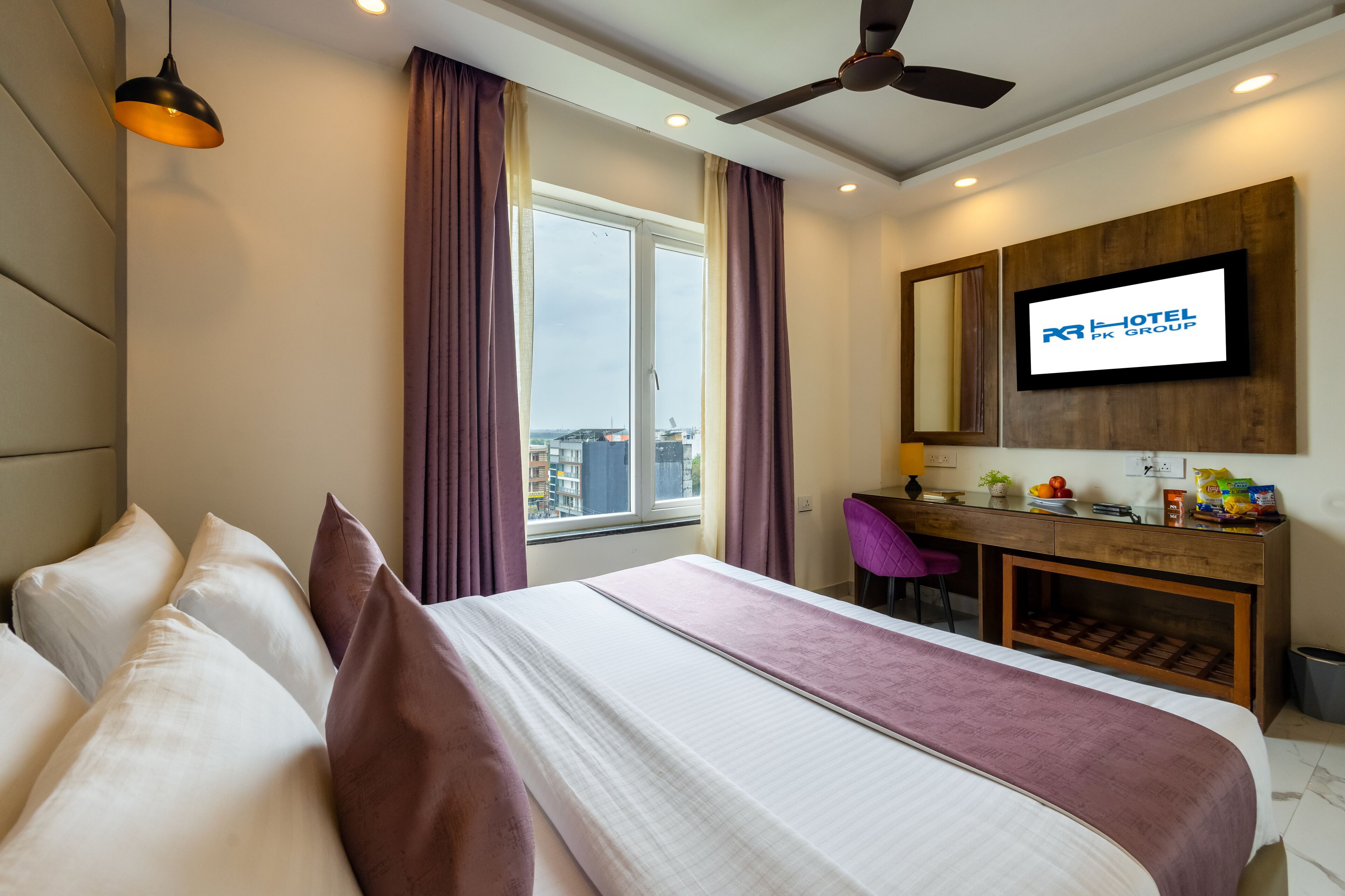 Ropa de cama de alta calidad, colchones con efecto memoria y minibar 