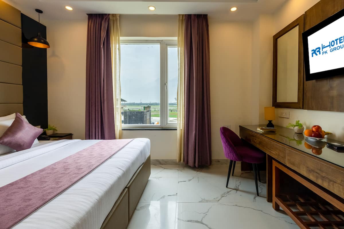 Premier Room | 1 bedroom, premium bedding, memory foam beds, minibar