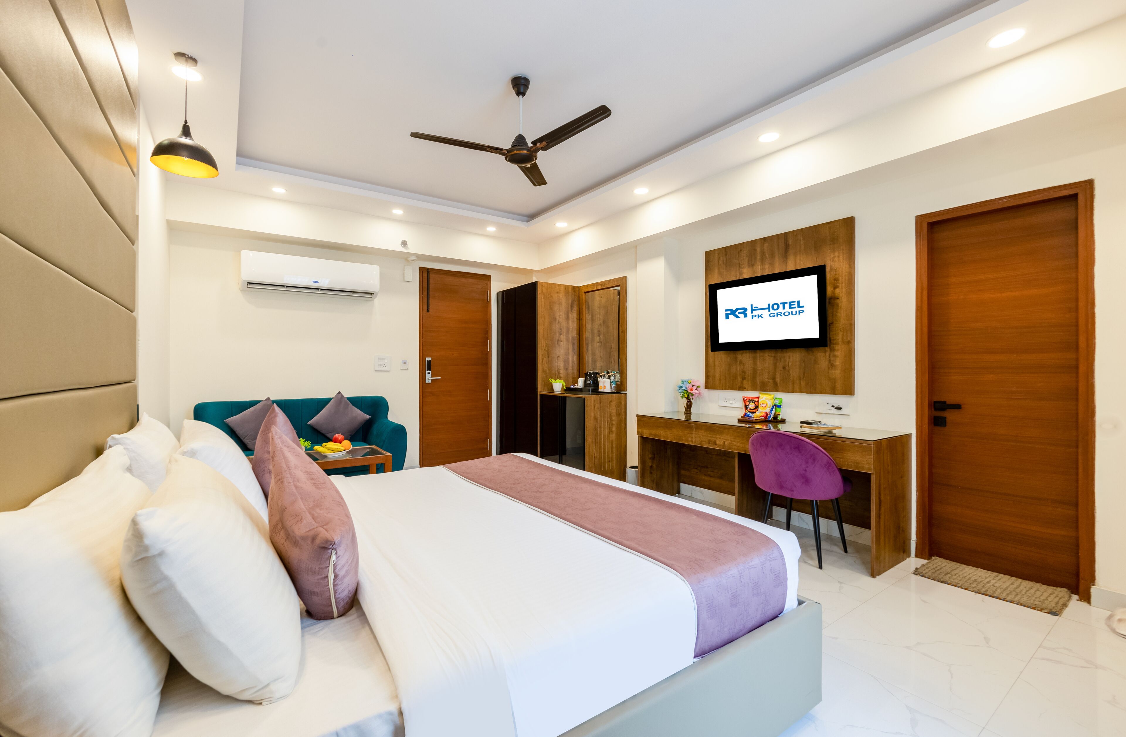 Ropa de cama de alta calidad, colchones con efecto memoria y minibar 