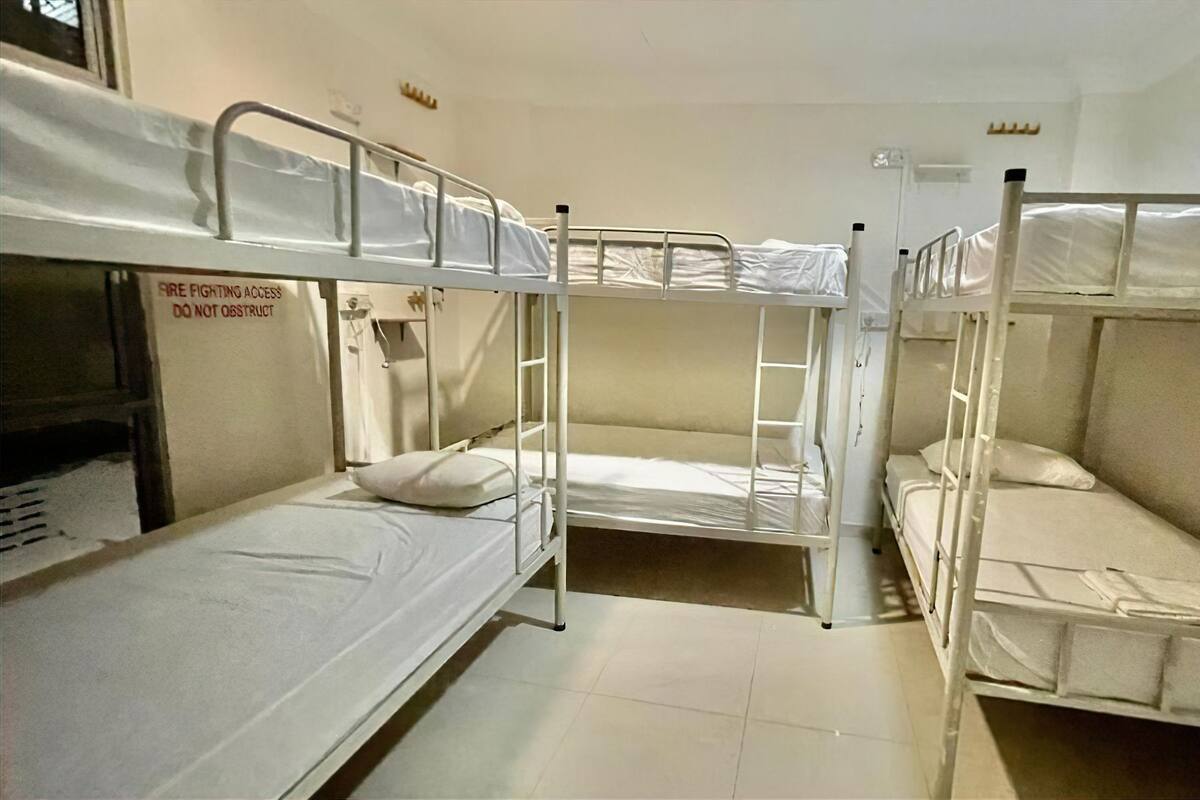 Iron/ironing board, WiFi (free), bed sheets
