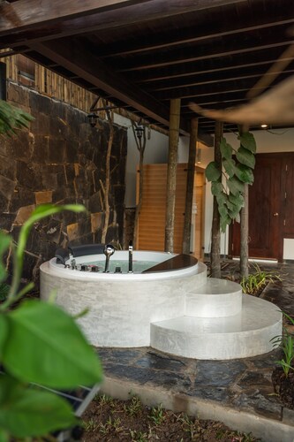 2Bedroom Namkhan Riverview Pool Villa