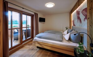 2 bedrooms, internet, bed sheets
