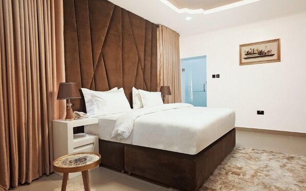 Soundproofing, free WiFi, bed sheets - 3H Villas Hotel & Luxury Apartment (Lekki)