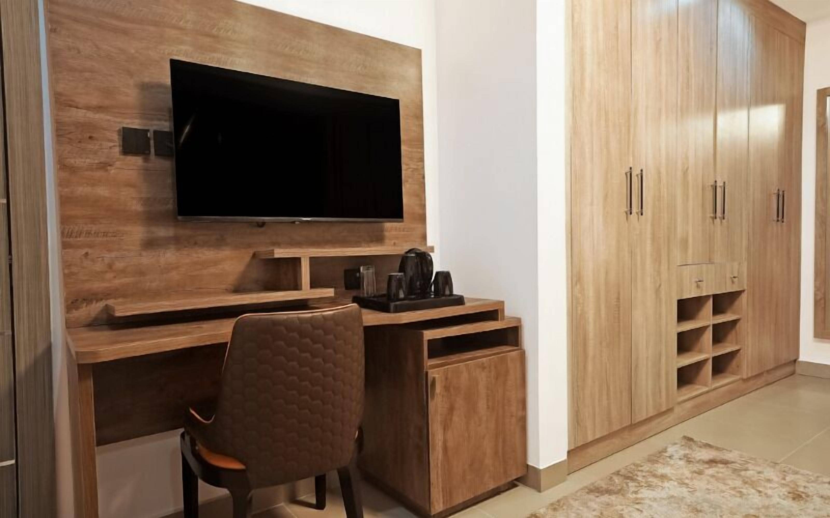 Executive Room | Soundproofing, free WiFi, bed sheets