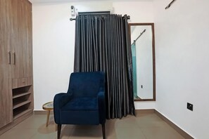 Classic Room | Soundproofing, free WiFi, bed sheets - 3H Villas Hotel & Luxury Apartment (Lekki)