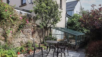 Cottage | Outdoor dining
