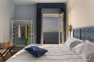 Deluxe Room, Sea View | Down duvets, blackout curtains, soundproofing, free WiFi