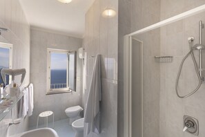 Quarto luxo, vista para o mar | Edredons de pluma, cortinas blackout, quartos à prova de som