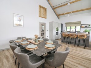 Cottage | Dining - Barcud Coch - Red Kite (Welshpool)