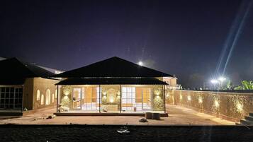 Façana frontal de l'allotjament