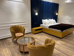 Premium Room | Free WiFi - Mangalam Inn By AAA Grand (Shahpur)