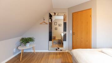 1 bedroom, iron/ironing board, free WiFi