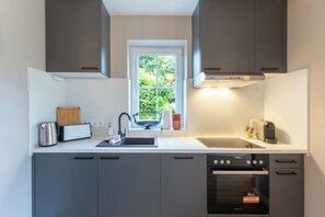 Geladeira, fogão, cooktop, lava-louças