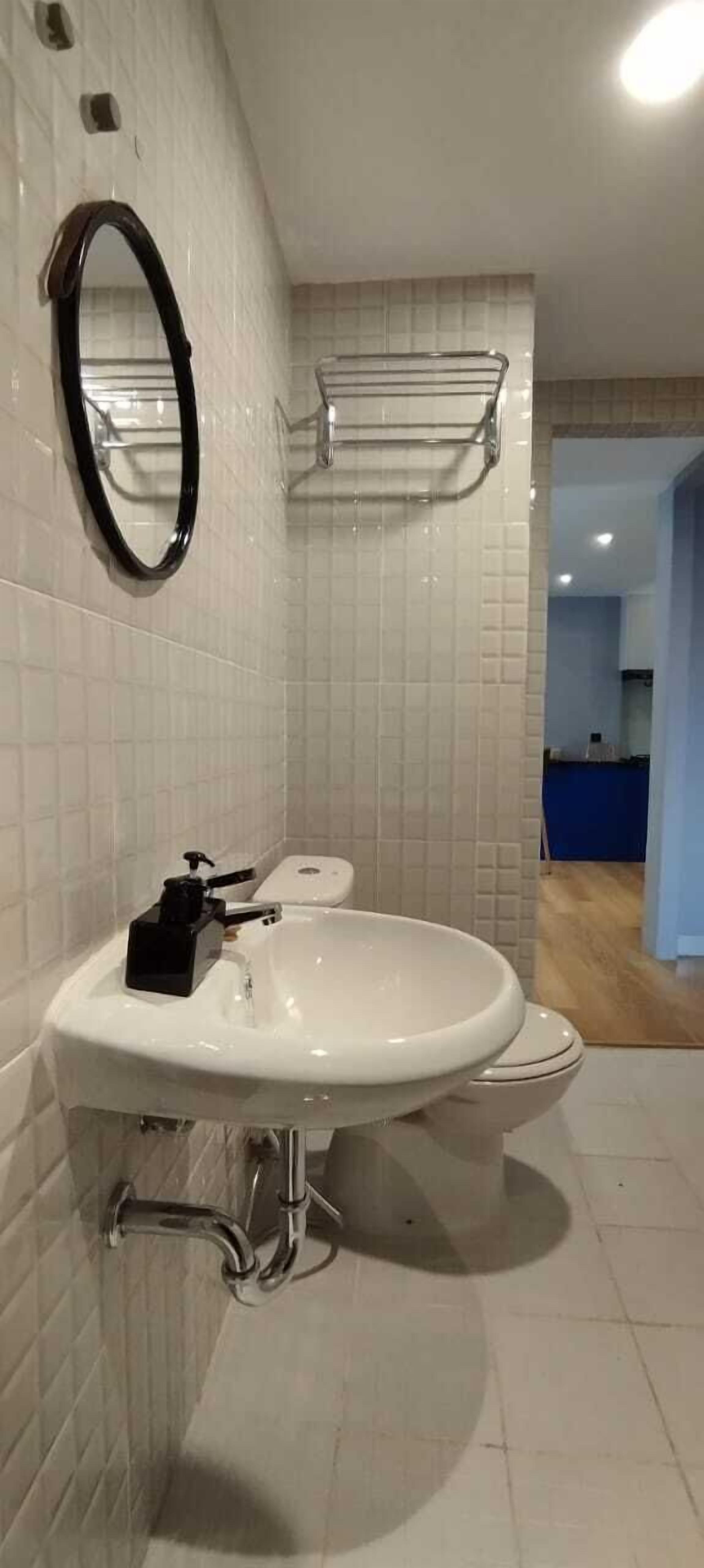 Junior Suite | Bathroom | Free toiletries