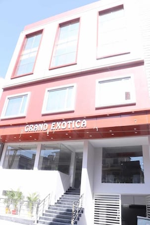Front of property. Hotel Grand Exotica