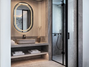 DELTA Two Bedroom Suite with Outdoor Hot tub & Garden View | Bathroom | Shower, rainfall showerhead, designer toiletries, hair dryer