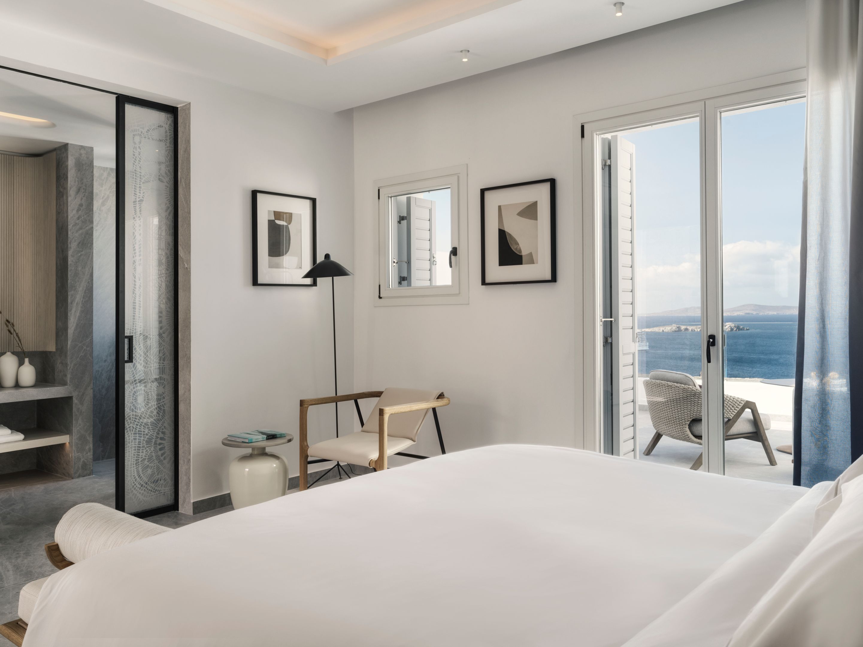 DELTA Room with Outdoor Jacuzzi & Sea View | Egyptian cotton sheets, premium bedding, pillowtop beds, minibar