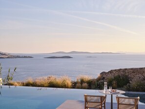 OMEGA 2 Bedrooms Residence with Private Pool & Sea View | Udsigt fra værelset