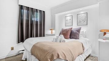 2 slaapkamers, een strijkplank/strijkijzer, gratis wifi, beddengoed