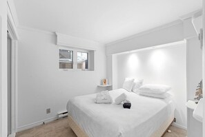 2 bedrooms, iron/ironing board, free WiFi, bed sheets - Classic Swiss Condo with Views of Mont-Tremblant (Mont-Tremblant)